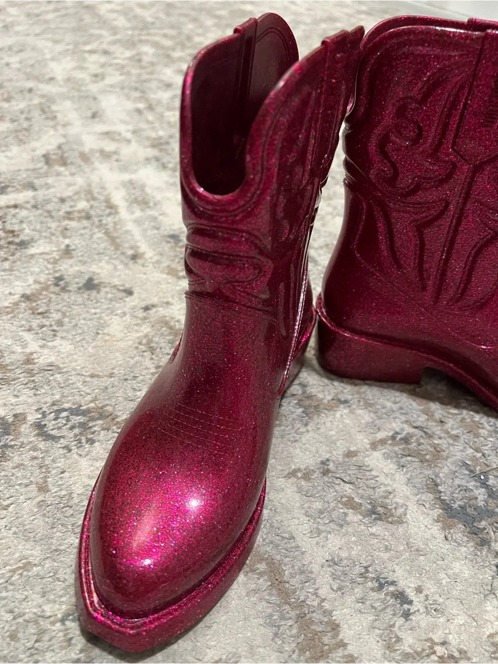 Mini Melissa eye catching